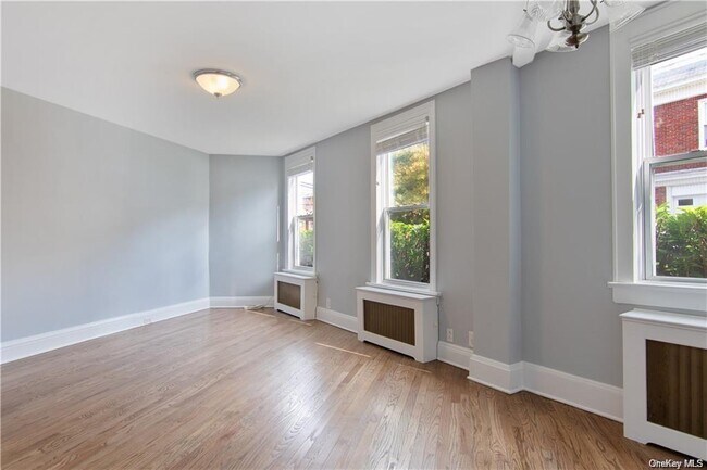 Building Photo - 57 Clarendon Ave