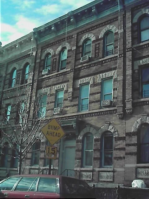 Foto principal - 305 Grove St