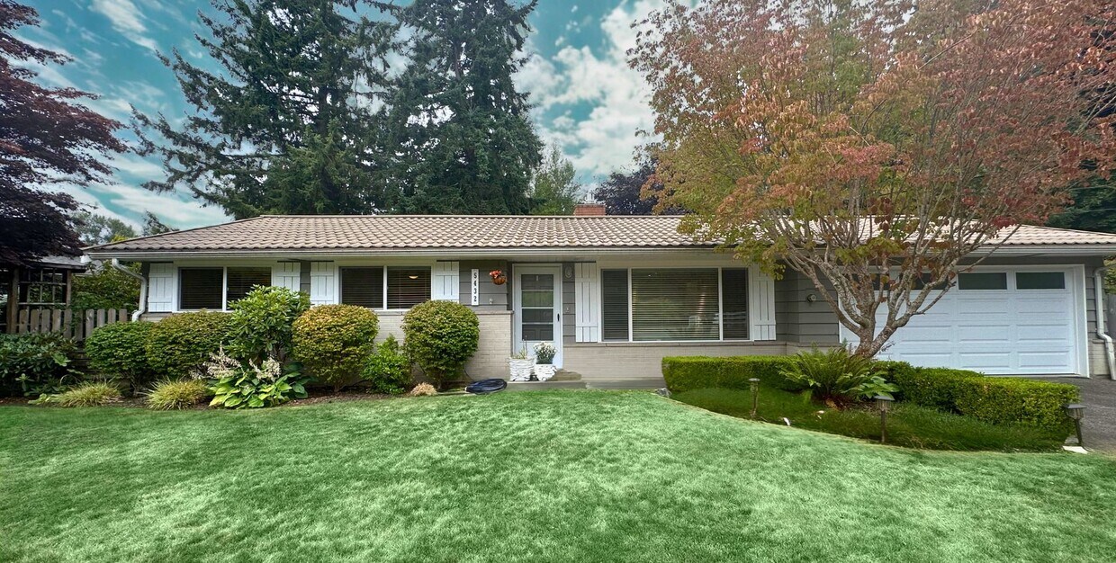 Foto principal - Beautiful Ranch-Style Home in Desirable Sn...