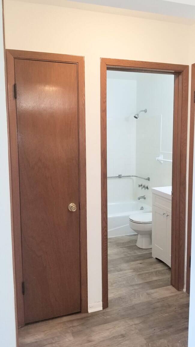 Waterfront Apartments Kenosha Apartments Kenosha, WI