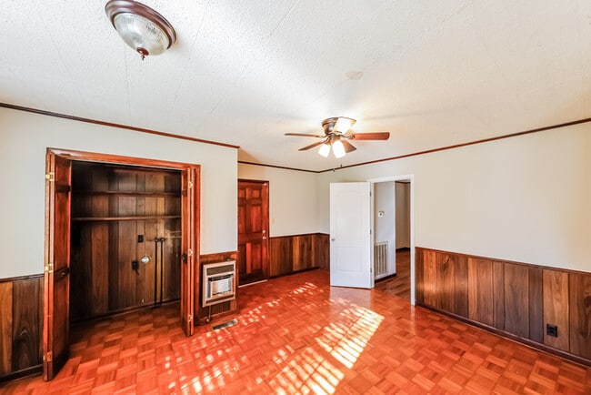 Building Photo - 1025 Minor Dr