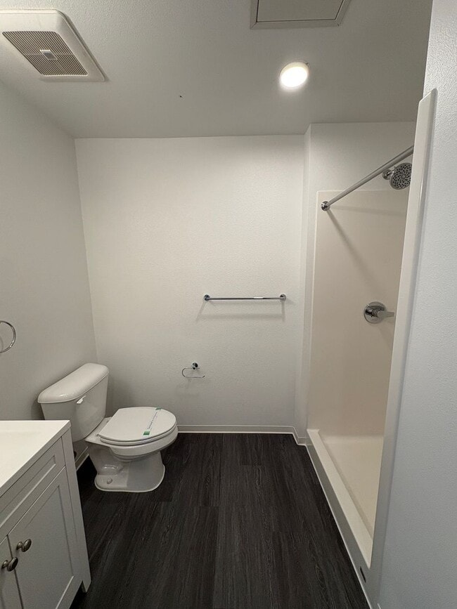 Interior Photo - Koz on Sandy