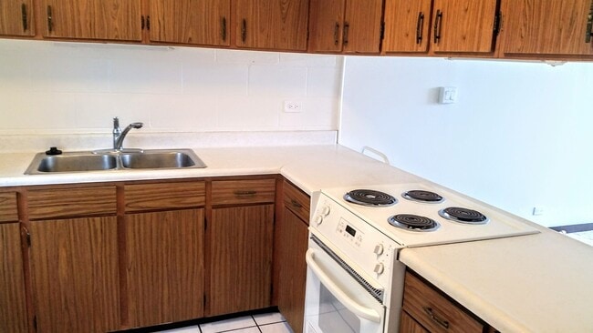 Building Photo - 5122 Likini St