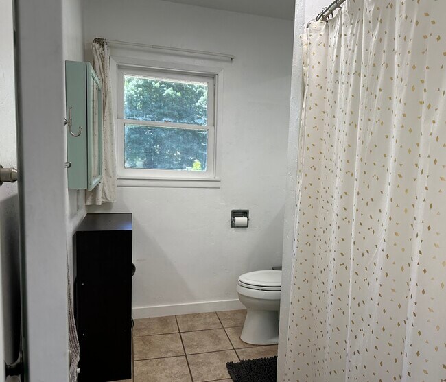 Bathroom - 9060 Azalea Glen Rd