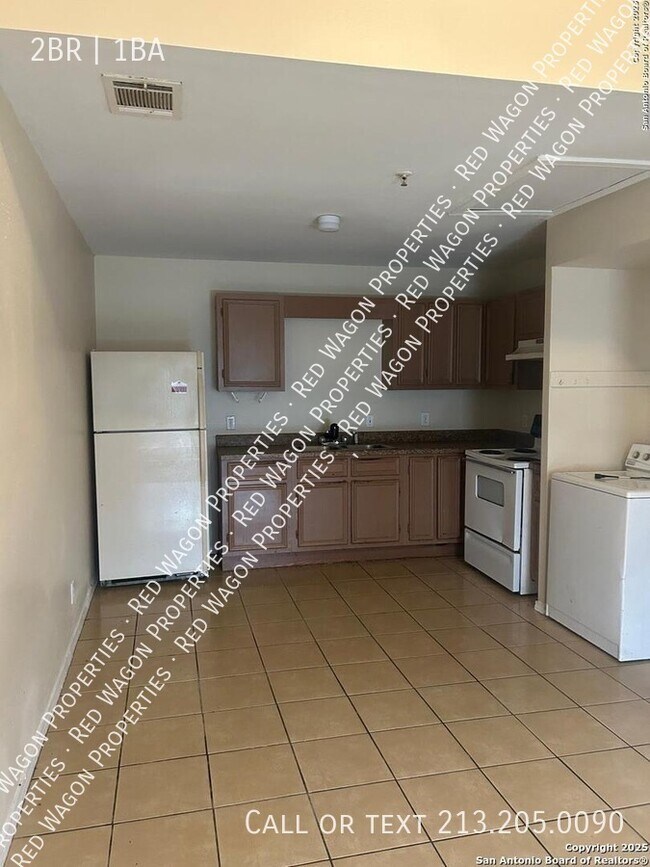 Foto del edificio - 7637 Windsor Oaks