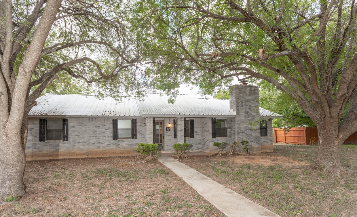 Primary Photo - 1507 30th St