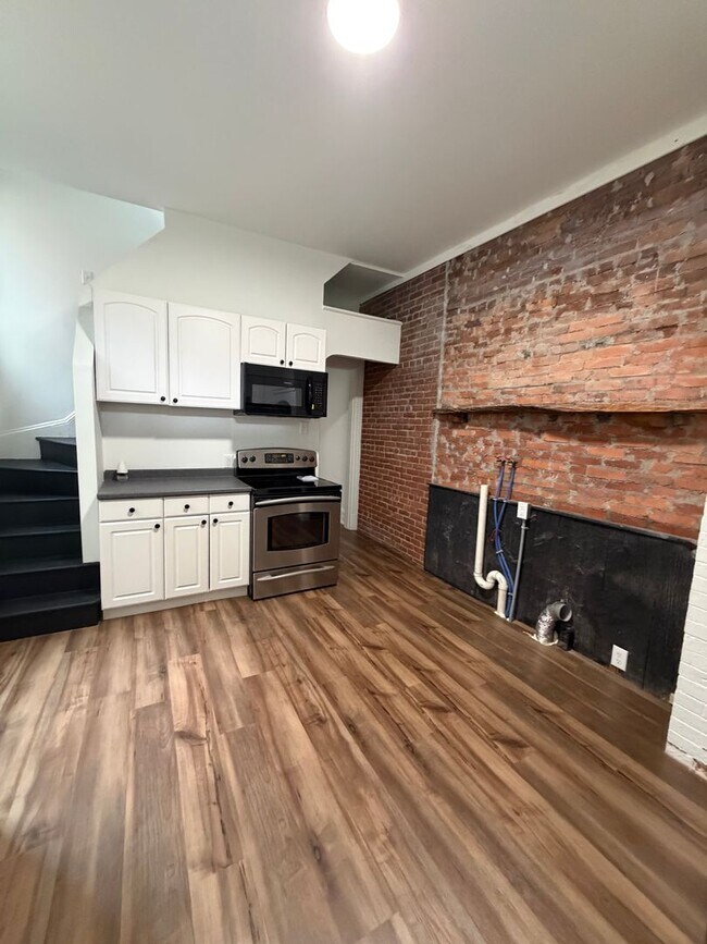 Building Photo - 110 S Beaver St