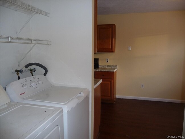 Building Photo - 12 Shelley Ct