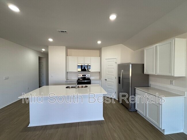 Foto del edificio - 6099 Meridian Dr