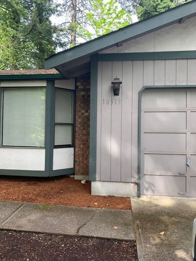Primary Photo - Nice 2 Bedroom Duplex in Edgewood!
