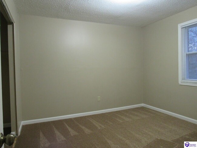 Foto del edificio - 300 Berkley Ct