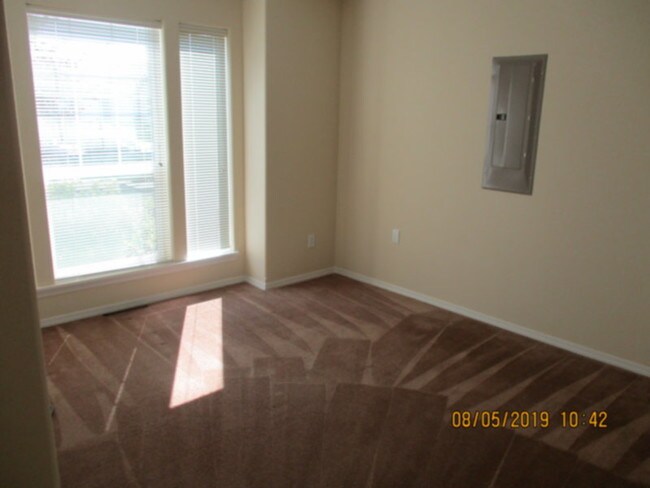 Building Photo - 20 Fairweather Dr