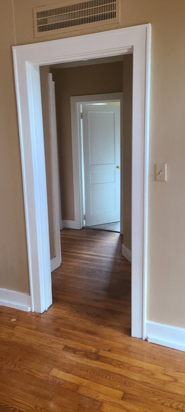 Foto del edificio - 1479 Carolina Ave