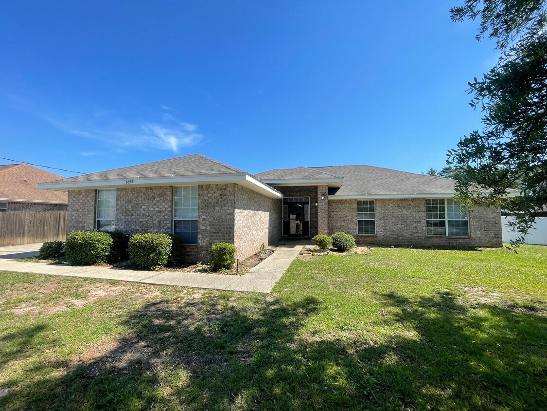 Foto principal - 6655 Bryant Rd
