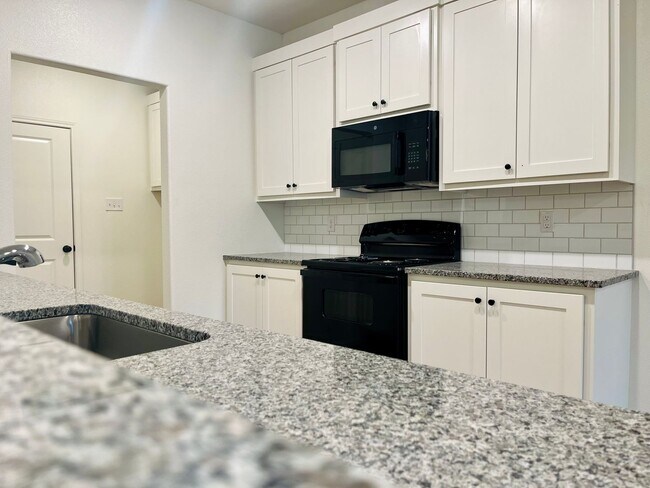 Foto del edificio - New Construction 2 Bed, 2 Bath!