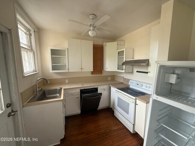 Foto del edificio - 1643 Mallory St