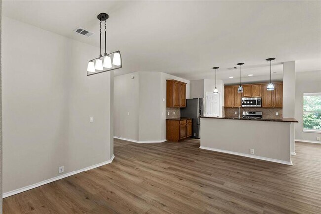 Foto del edificio - 2808 Barefoot Ln