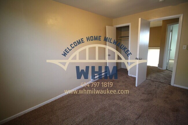 Foto del edificio - 331 E Deer Pl