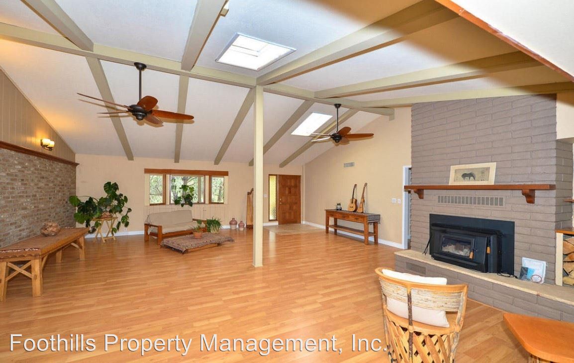 Foto principal - 40 Paramount Dr