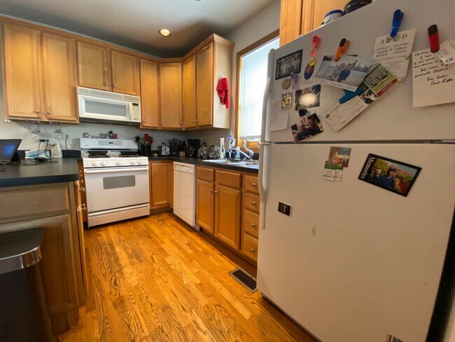 Foto del edificio - 1437 W Huron St