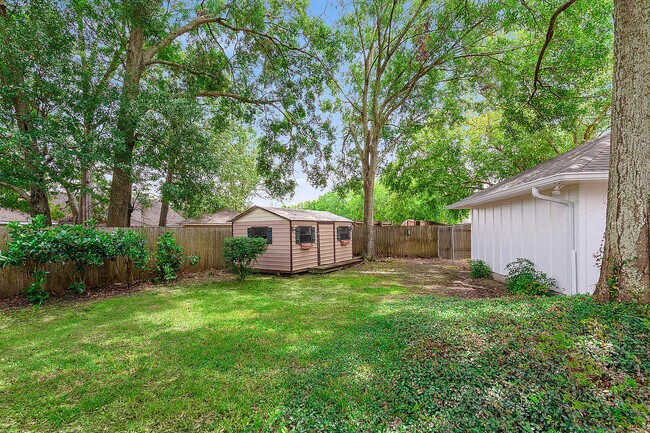 Foto del edificio - 4131 Country View Dr