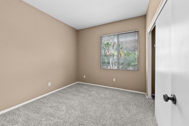 Building Photo - 3251 Dehesa Rd