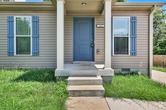 Building Photo - 413 Hietts Ln