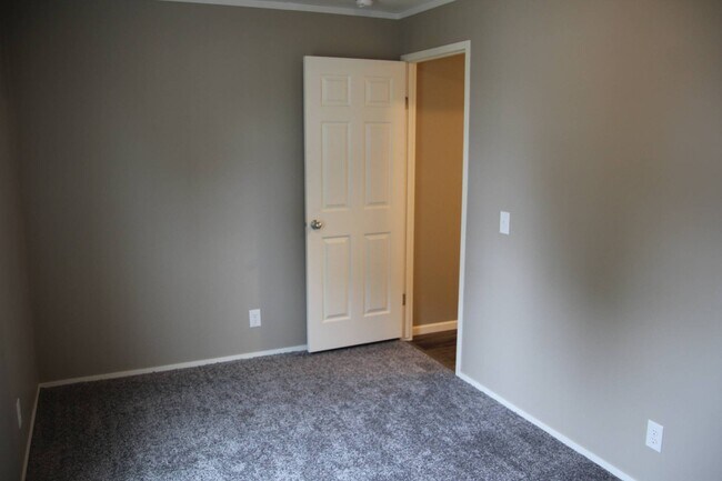 Foto del edificio - 6930 NE 56th St