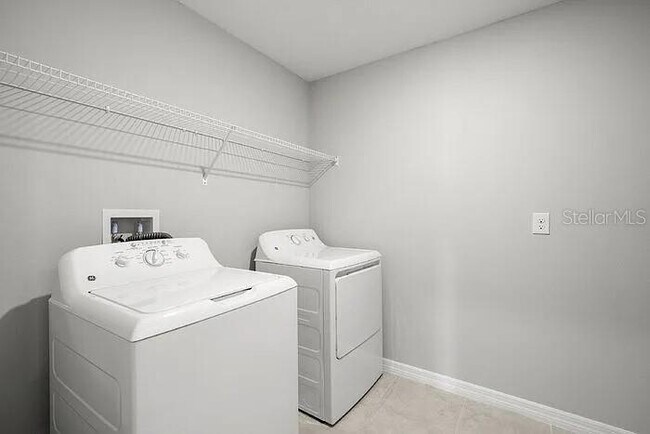 Foto del edificio - 16649 Carlton Pond St