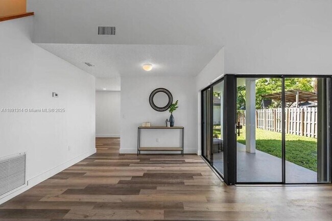 Foto del edificio - 2512 SW 113th Ct