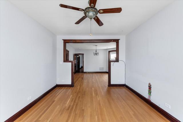 Building Photo - 3 bedroom in Chicago IL 60639