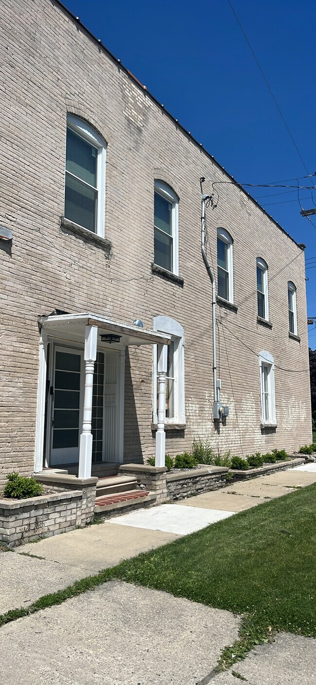 Building Photo - 1415 Cass Ave