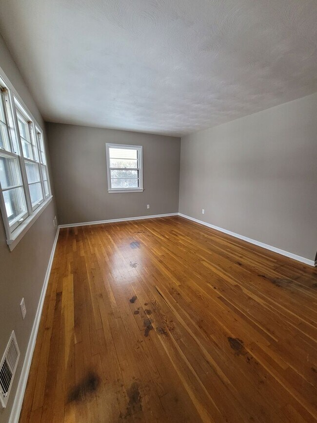 Foto del edificio - Updated Three Bedroom Home!
