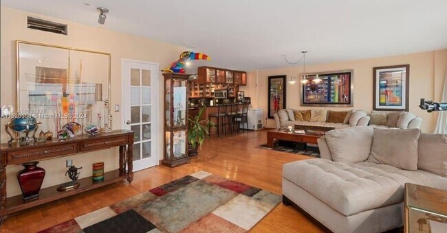 Foto del edificio - 1700 NE 105th St