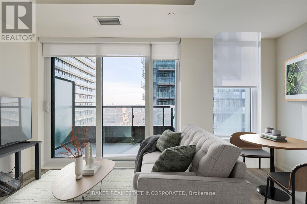 Photo principale - 223-2223 Redpath Ave