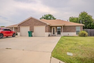 Building Photo - 1601 Maya Trail