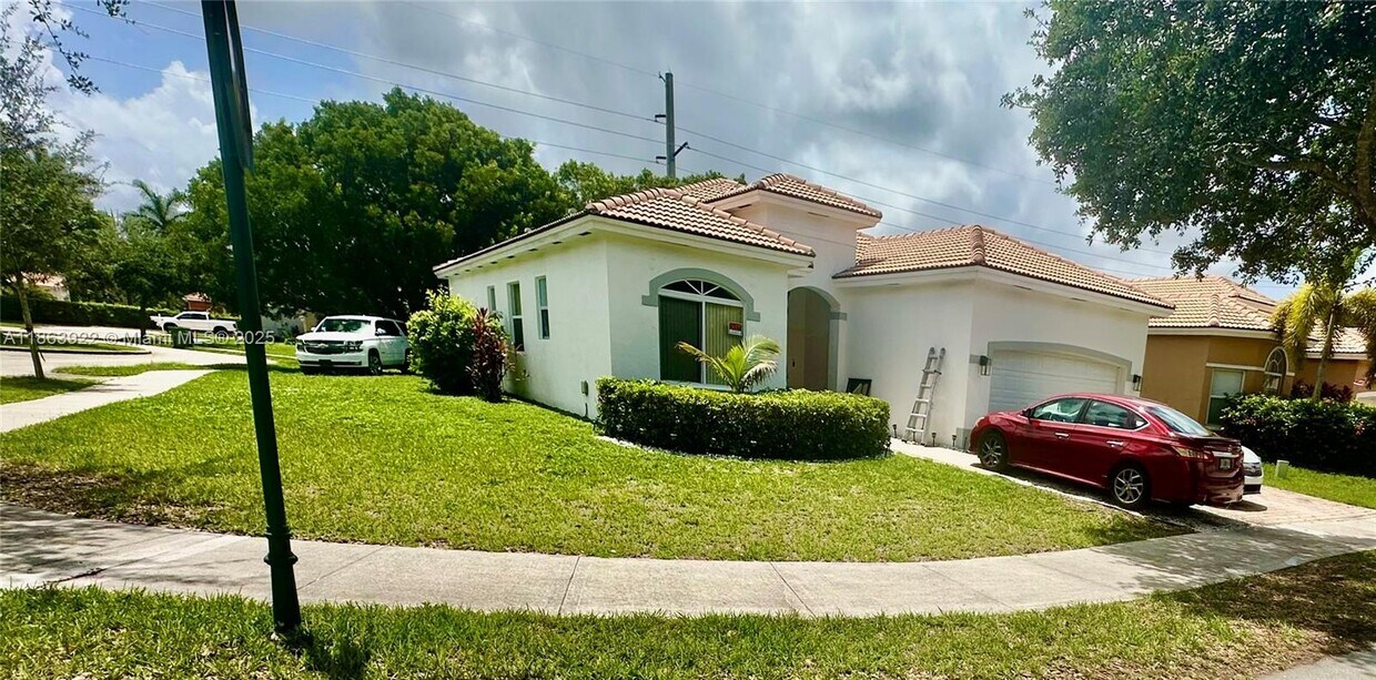 Primary Photo - 2240 SE 16th Ave
