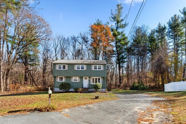 Foto del edificio - 12 Hickory Ln
