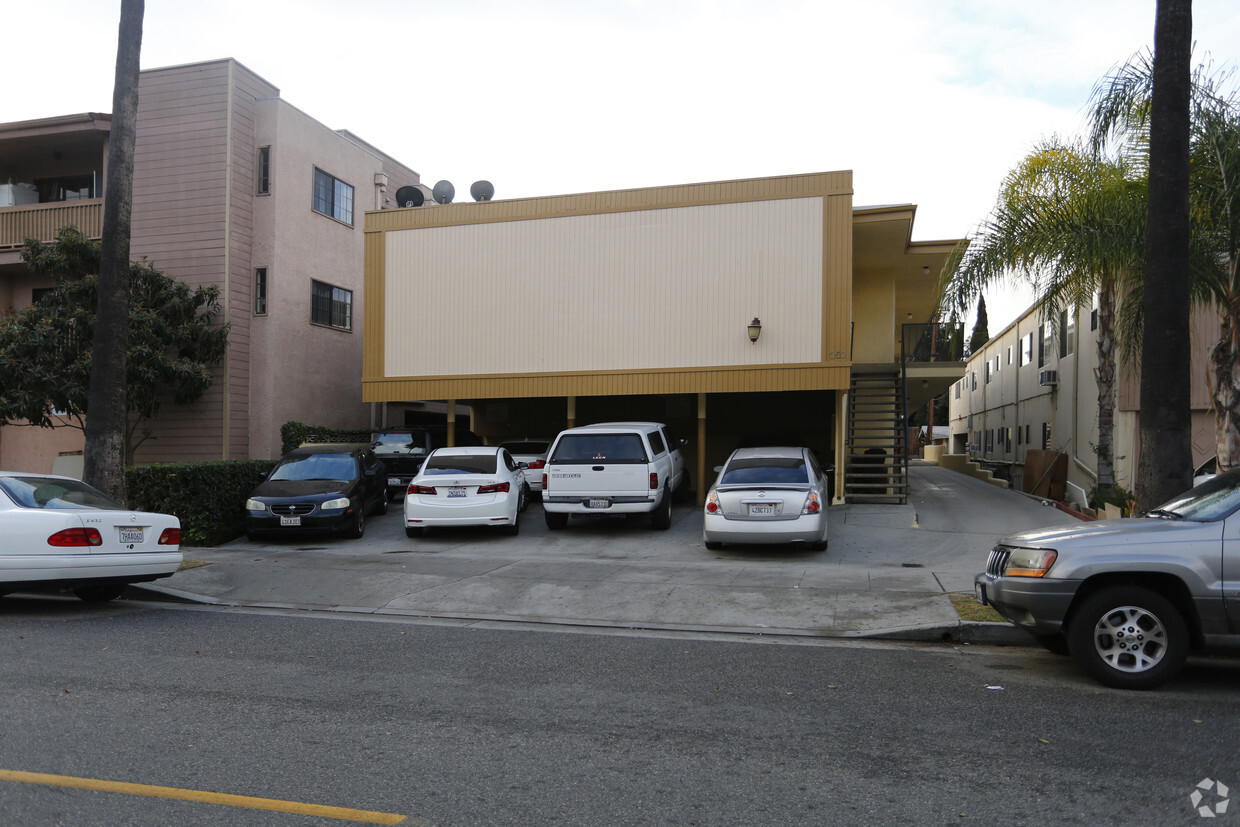 Primary Photo - 352 W Lomita Ave