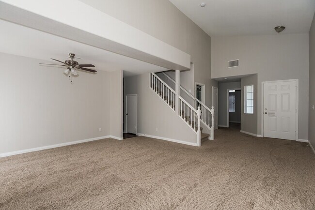Foto del edificio - 615 Heritage Cliff Ave