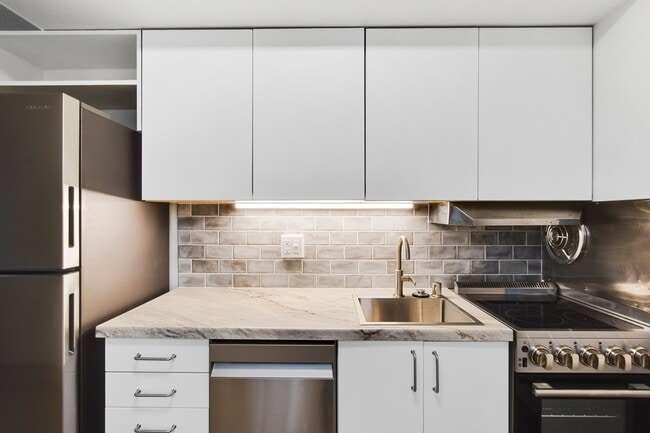 Building Photo - 934 High St