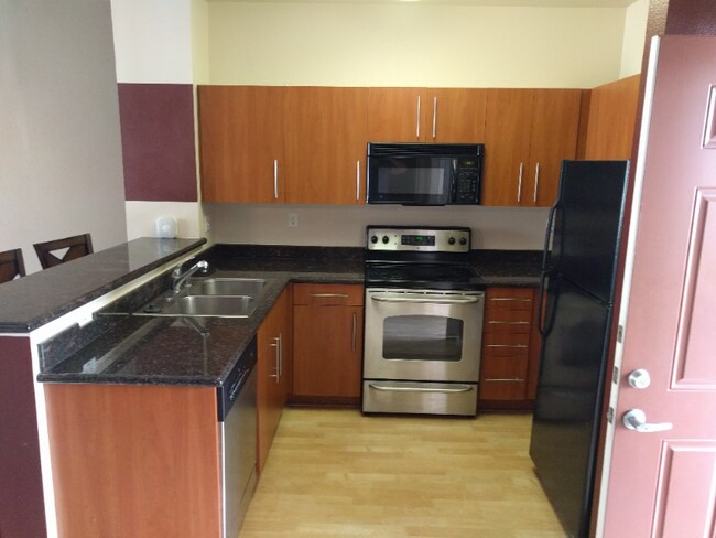 Foto del edificio - 1060 S Third St