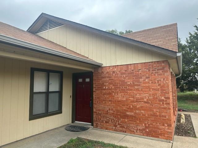 Building Photo - 709 Hillcrest Ct