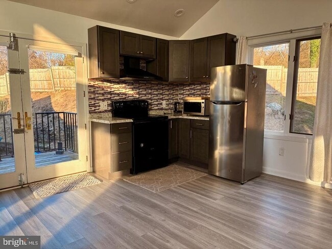 Building Photo - 215 Bryn Mawr Ave