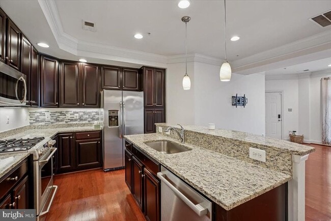 Building Photo - 452 Exchange Avenue