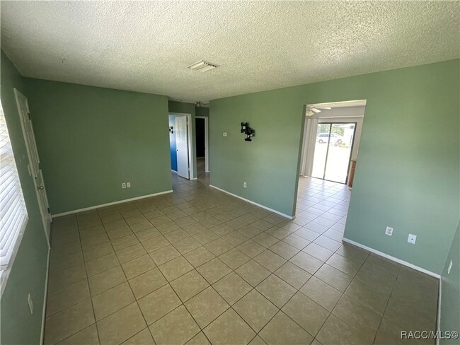 Building Photo - 7630 W Homosassa Trail