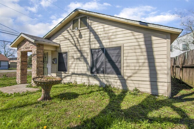 Foto del edificio - 4401 Elmwood St