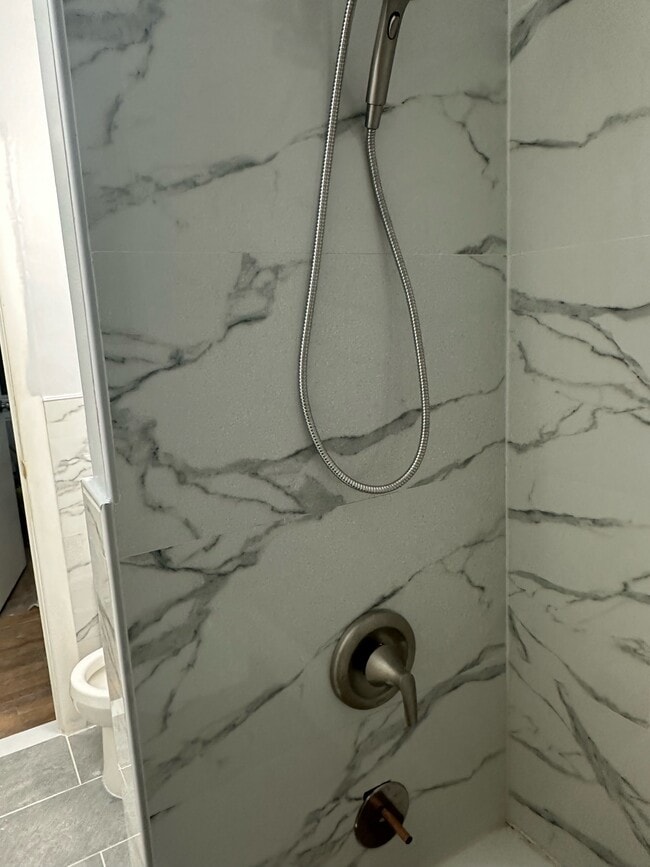 Building Photo - 429 Fairmount Ave