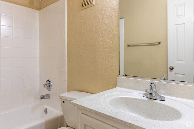 2BR, 1BA - 1,064SF Bathroom - Woodside Village