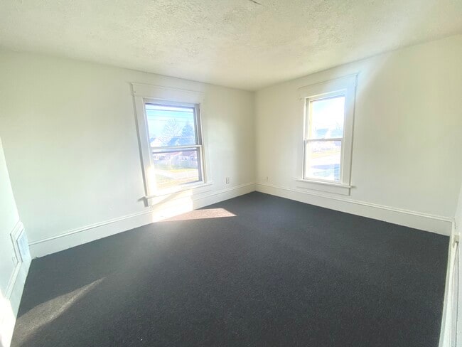 Building Photo - 1507 Garfield Ave SW
